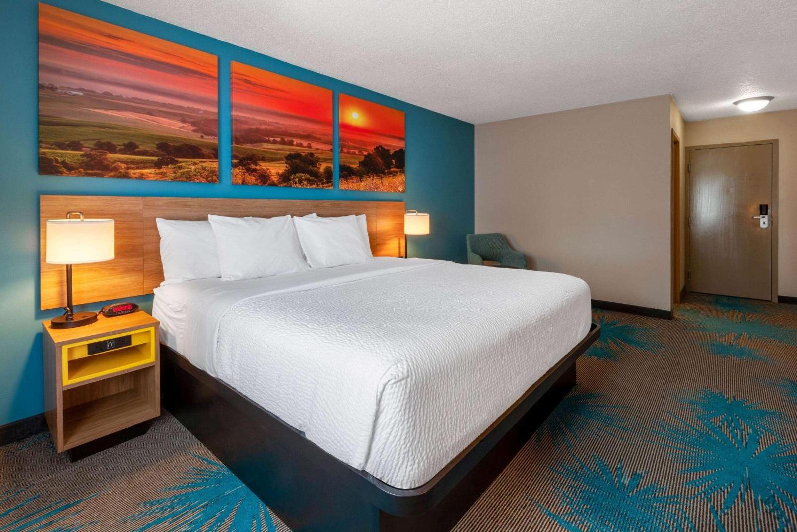 Days Inn by Wyndham Sandusky Cedar Point Main image 2